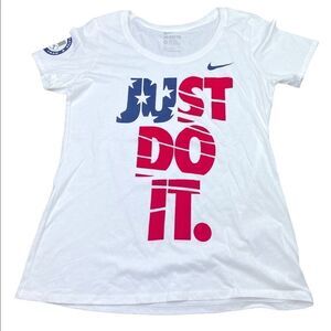Nike Wm’s Sz Med Athletic Cut White Team USA Just Do It Flag T-Shirt